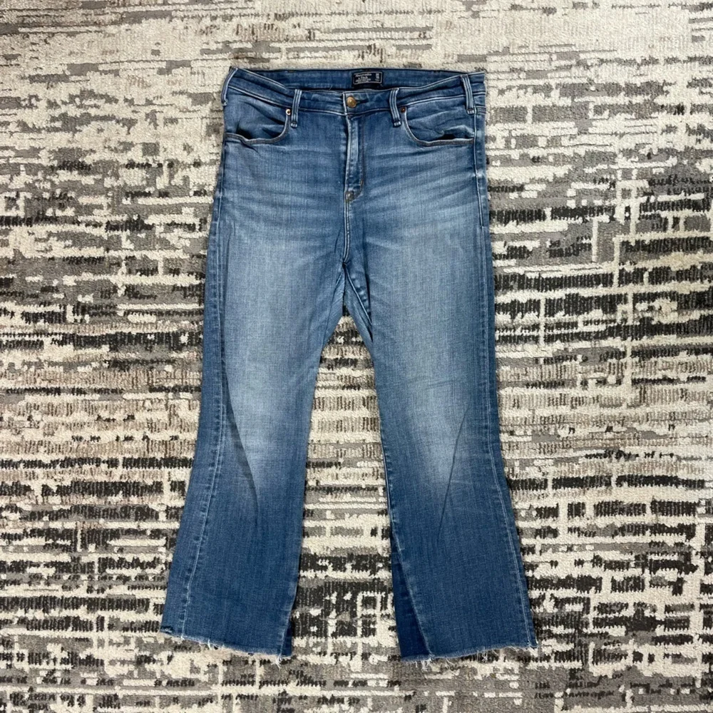 Abercrombie & Finch Simone Highrise Cropped Flare With Raw Hem Blue Cotton Jean - Picture 3 of 13